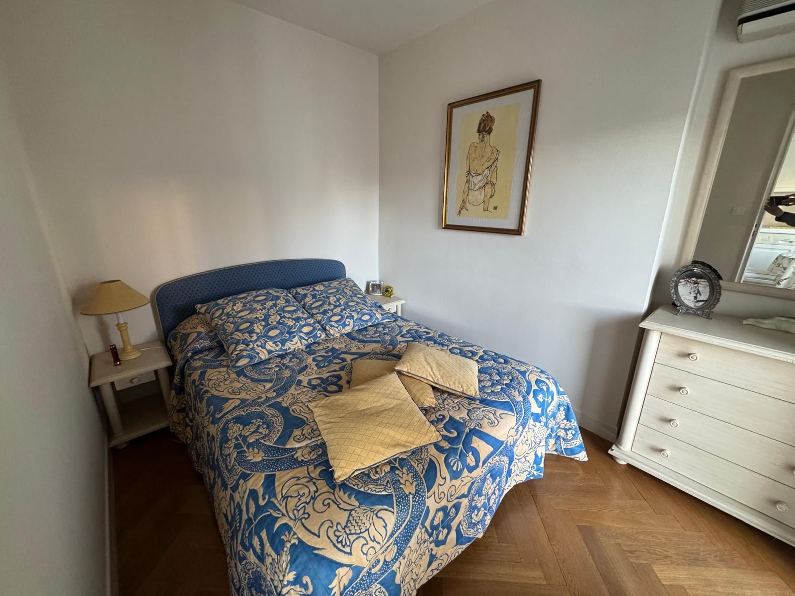 Chambre avec parquet